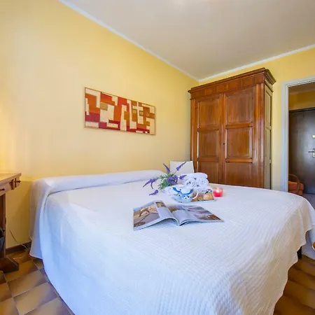 Sporting Club Paola Apartment *